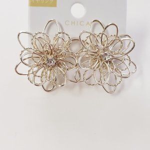 NWT Flower Cutout Earrings Horse Shoe Necklace
